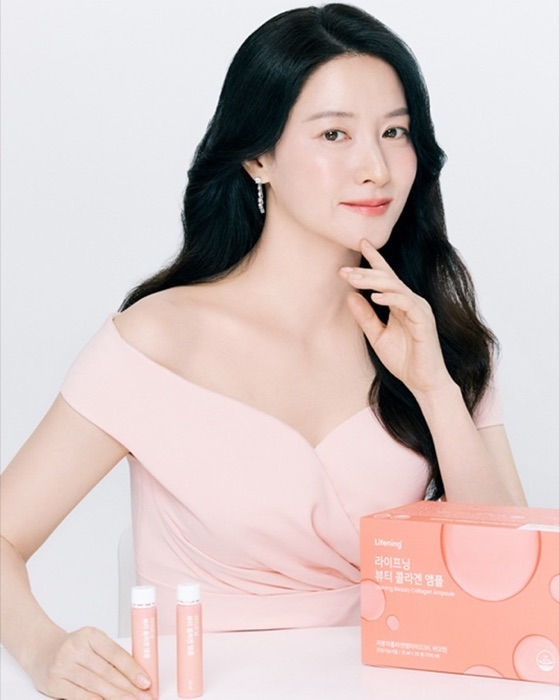 Actor Lee Young-ae in a Lifening collagen campaign photo